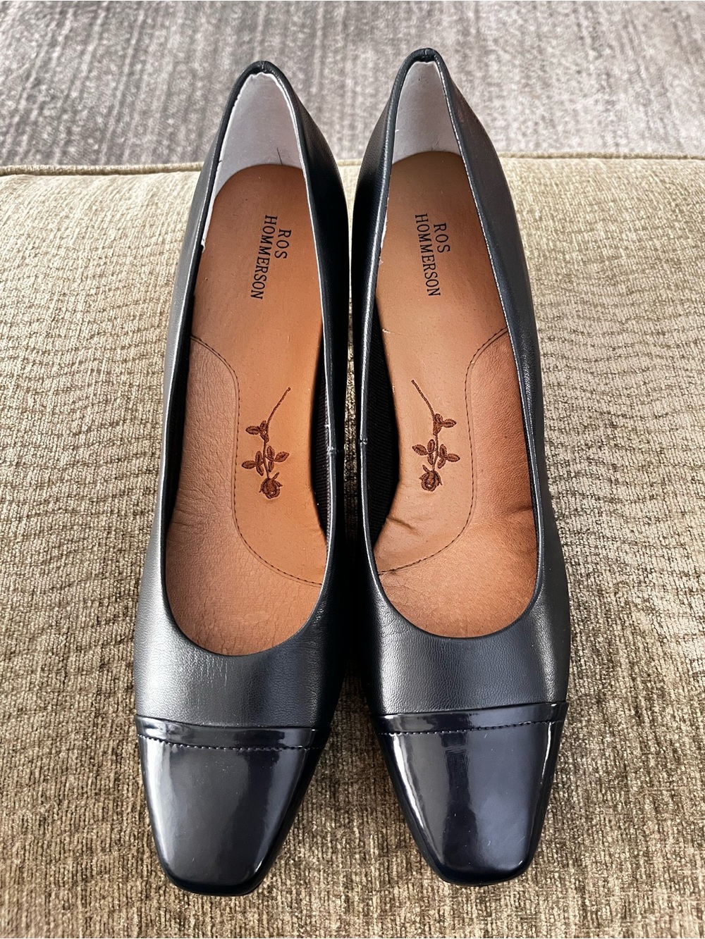 Ros Hommerson Navy Leather Cap Toe Pumps Size 9N